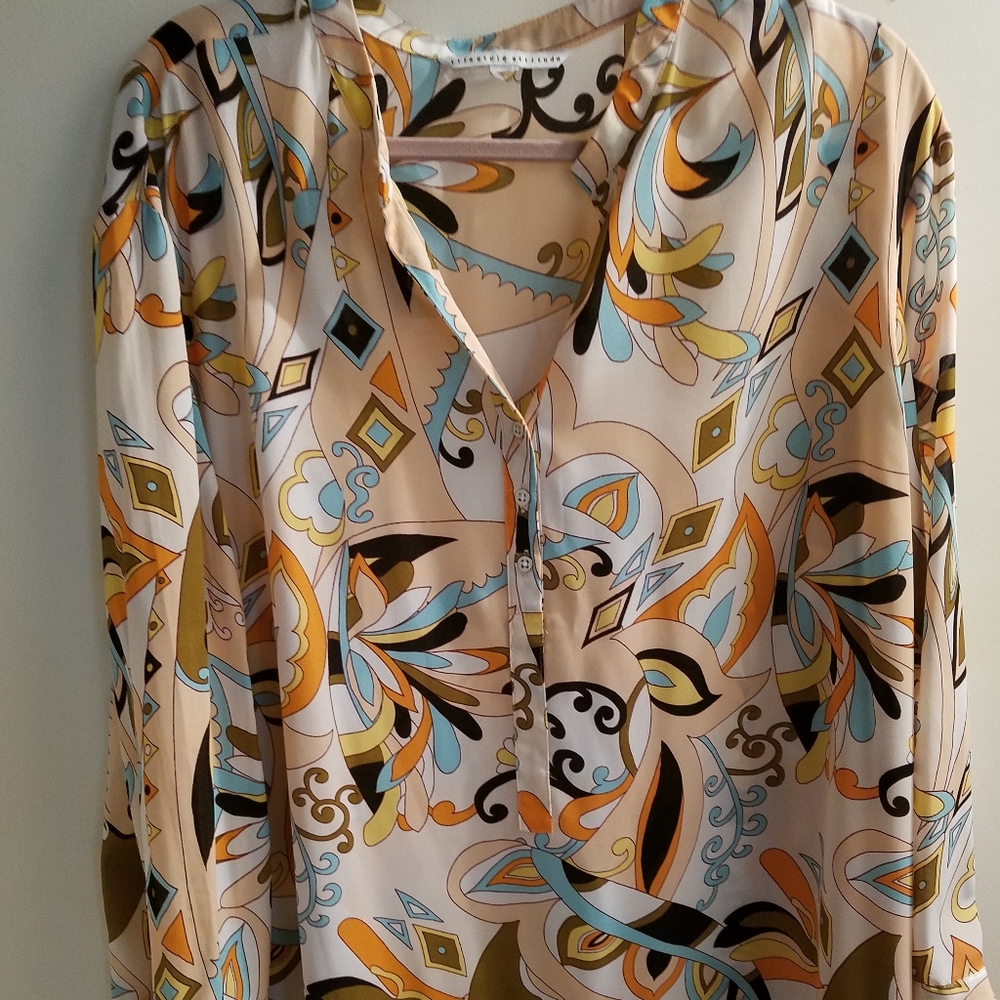 Blouses - Picture 12 of 16
